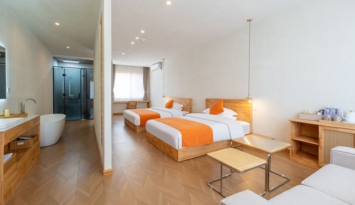 Luxury Twin Room, Courtyard View