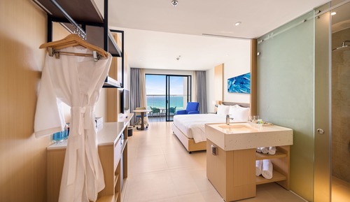 Deluxe Studio, Partial Sea View