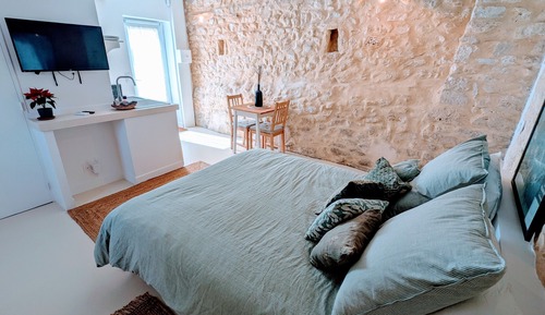 Superior Studio, Ensuite, Valley View