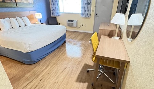 Standard Room, Mobility Accessible, Non Smoking