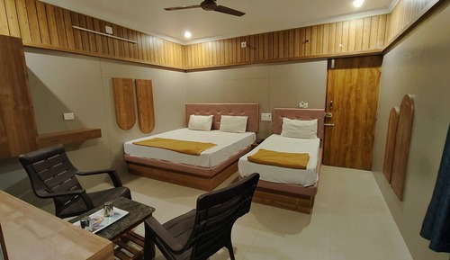 Deluxe Triple Room, City View