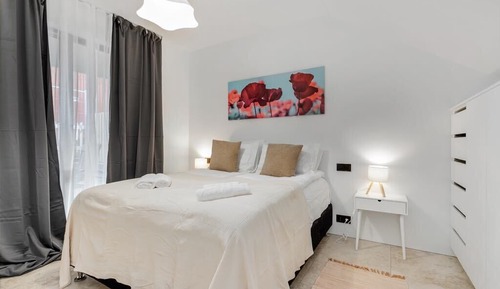 Luxury Apartment, Balcony, City View