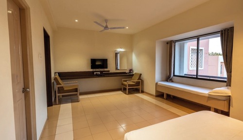Family Suite, Hill View