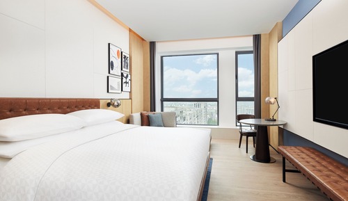 Premier Room, 1 King Bed, City View