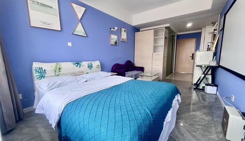 Studio Suite, City View