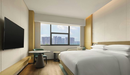 Room, 1 King Bed, Garden View