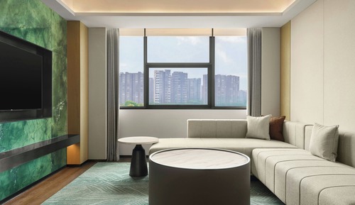 Junior Suite, 1 King Bed, Garden View