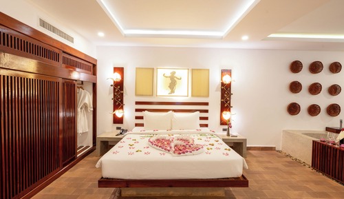 Executive Suite, Balcony, Pool View