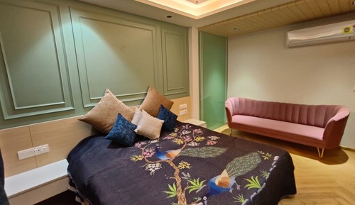 Executive Suite, Hill View
