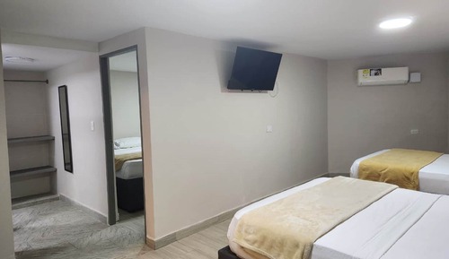 Family Room, 2 Bedrooms