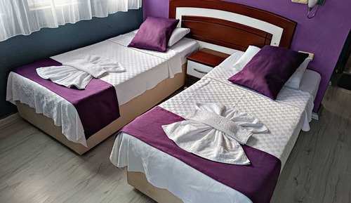 Basic Twin Room, Balcony, Pool View