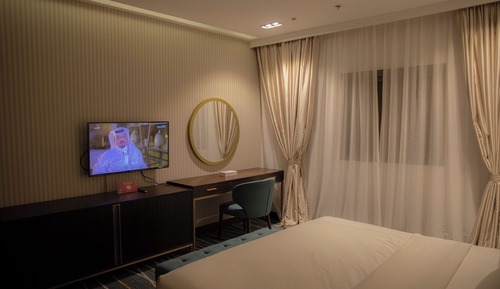 Deluxe Suite