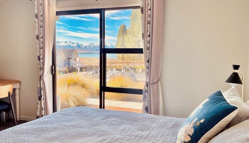 Deluxe Condo, Lake View