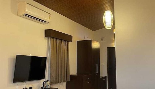 Deluxe Room, Balcony, Lake View