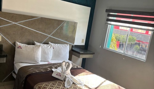 Economy Room, Patio