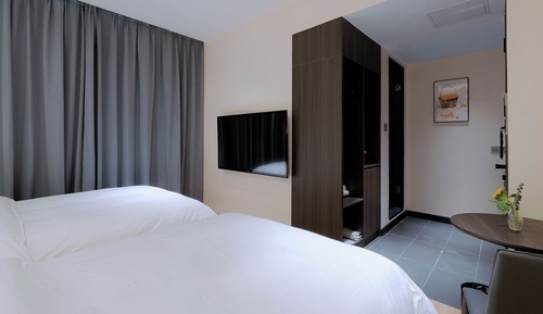 Business Twin Room, City View