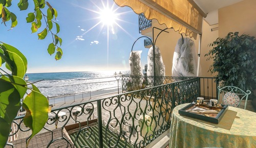 Family Studio, Sea View, Sea Facing (B&B da Giueli 3)