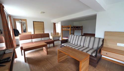 Family Room, Multiple Beds