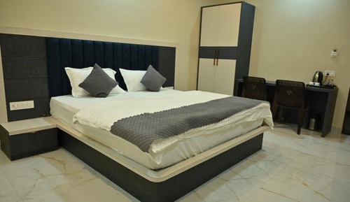 Deluxe Double Room, City View