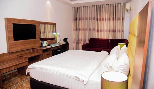 Deluxe Room, Balcony, City View
