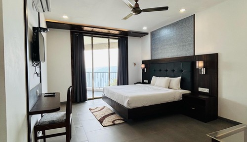 Deluxe Double Room, Balcony, Hill View