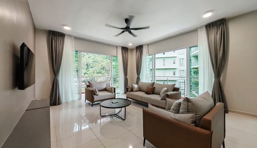 Comfort Condo, Balcony, Mountain View