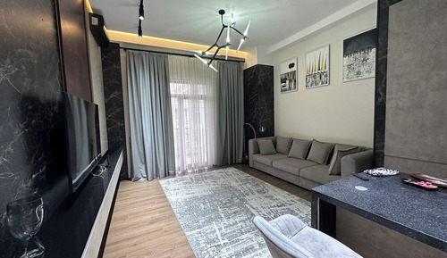 Luxury Apartment, Balcony, Park View