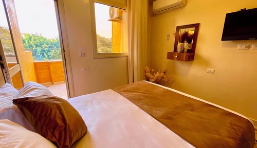 Panoramic Double Room, 1 Queen Bed, Mountain View