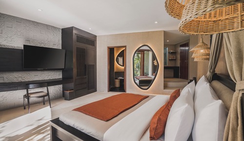 Deluxe Suite Room (Located across the Resort)