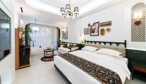 Exclusive Single Room, Balcony, City View