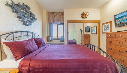 Condo, 1 King Bed, Balcony, Ocean View (610)