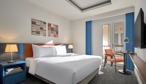 Superior Room, 1 King Bed, Balcony