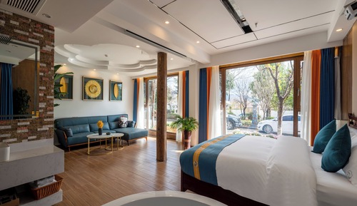 Basic Studio Suite, 1 Queen Bed, Smoking, Private Bathroom