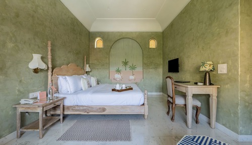 Estate Premier Room