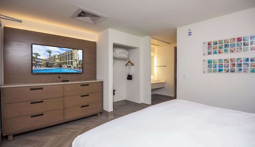 Junior Suite, 2 Queen Beds, Balcony (Oceanfront View)
