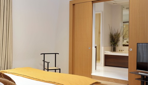 Executive Suite, Multiple Beds, Courtyard View
