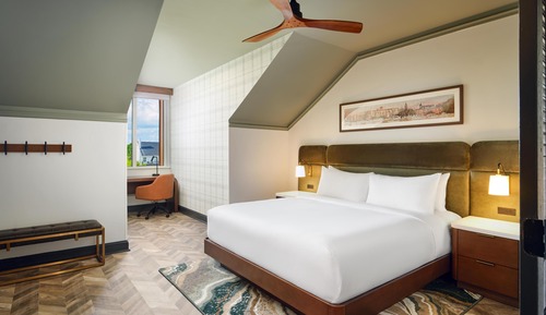 Suite, 1 King Bed (Water View)