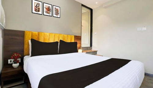 Deluxe Double Room, City View