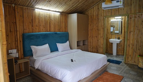 Deluxe Single Room, Pool View