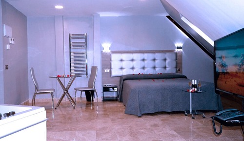 Double Room, Jetted Tub (Suite matrimonial con jacuzzi)