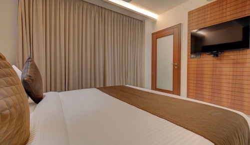 Suite Room with City View