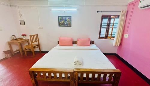 Traditional Room, Garden View