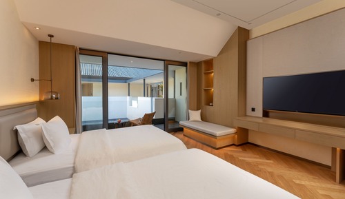 Classic Twin Room, Balcony, City View