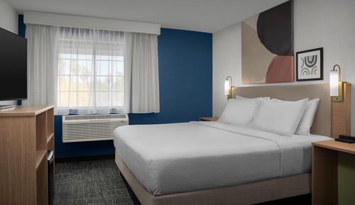 Room, 1 King Bed, Accessible (Mobility, Roll-in Shower)