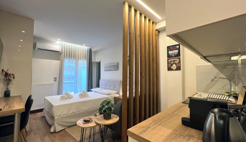 Deluxe Suite, City View