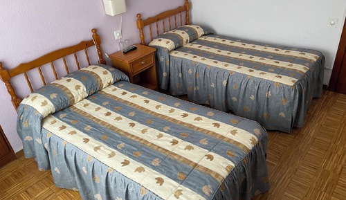 Double Room, 2 Twin Beds, Shared Bathroom, City View