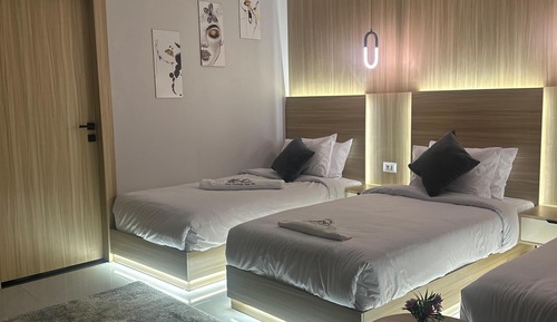 Family Studio Suite, Desert View