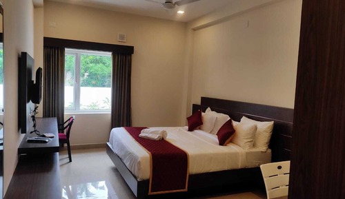 Deluxe Room with Coconut Palm View