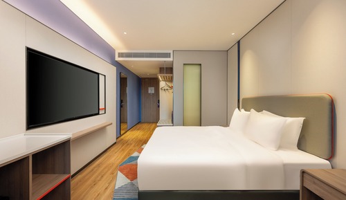 Standard Room, 1 King Bed