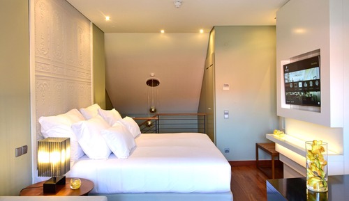 Mezzanine, King Size Bed
